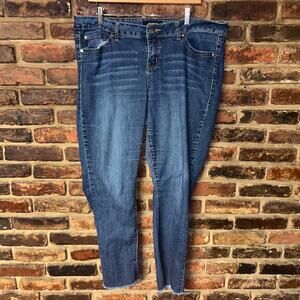 Torrid Dark Wash Blue Denim Raw Hem Skinny Slim Jeans Women's Size 18T Tall 18